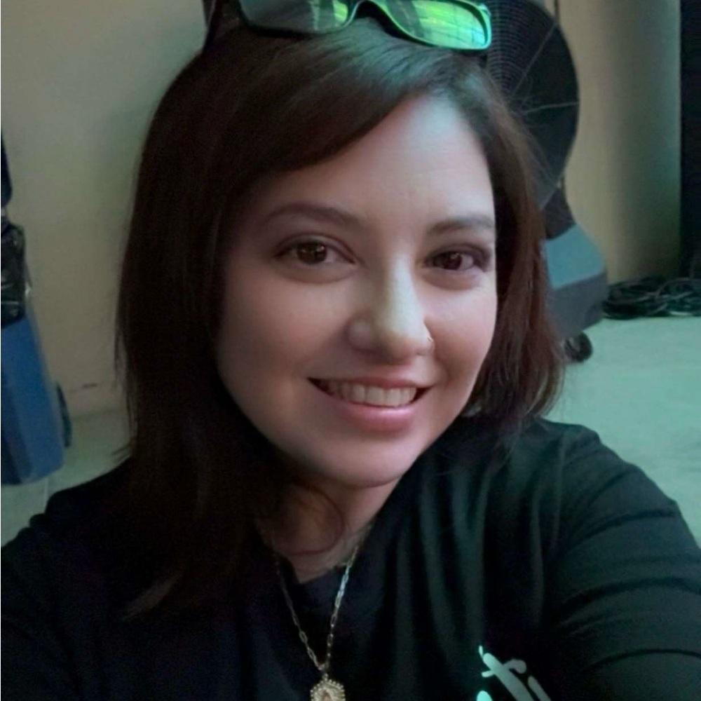 Meet your Posher, Adrienne